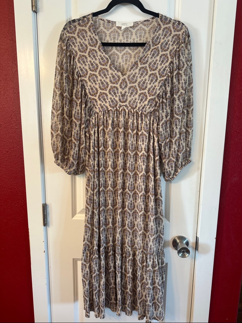 Lucky Brand Sz M V-neck beige paisley elastic 3/4 puff sleeves tier midi dress